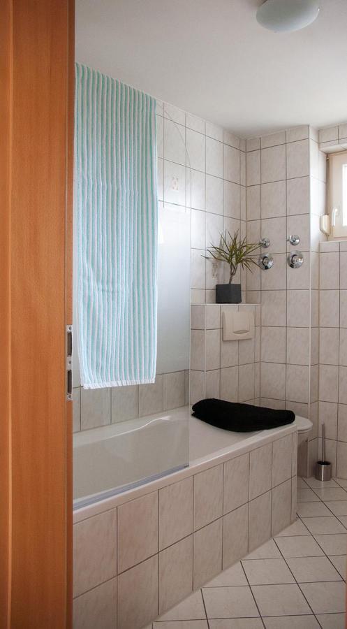 Gemuetliche Wohnung Mit Sonniger Terrasse Bietigheim-Bissingen Luaran gambar